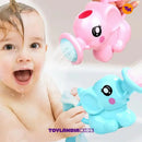 Bebe se Divertindo Com o Elefante Regador de Banho Para Crianças Brinquedo da Loja ToylandiaKids