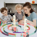 FAMILIA-BRINCANDO-COM-O-TREM-DOMINO-TOYLANDIAKIDS-BRINQUEDO-DIVERTIDO-MONTESSORI-CRIATIVAE-BRINQUEDO-DE-FAMILIA